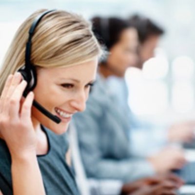 6 advantages of using a professional receptionist service at work