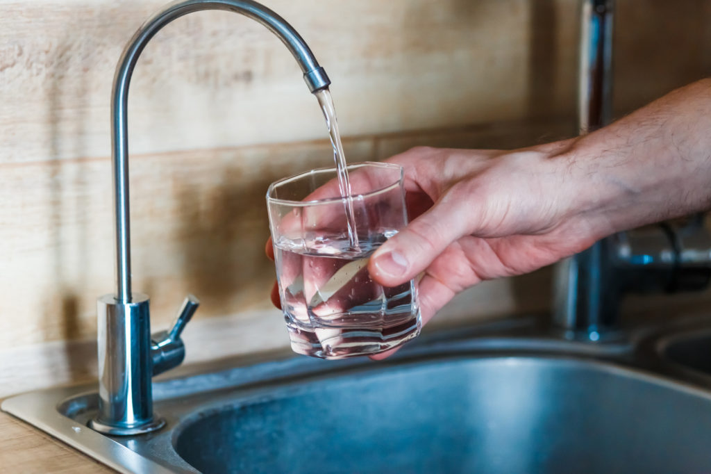 is my tap water safe to drink 4 warning signs of water contamination