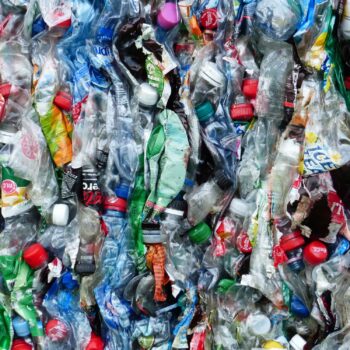 6 easy alternatives to plastic packaging you can start using today