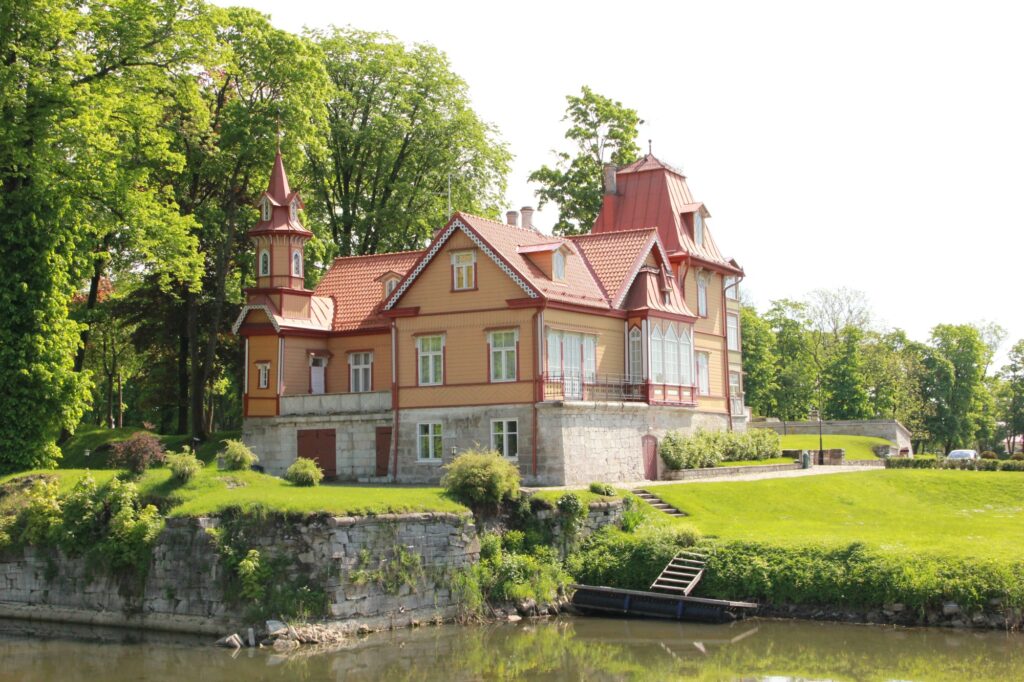 how to choose a waterfront property