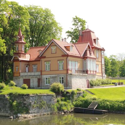 how to choose a waterfront property