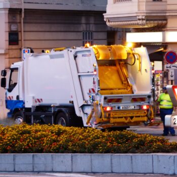 how can i choose a dependable waste removal service