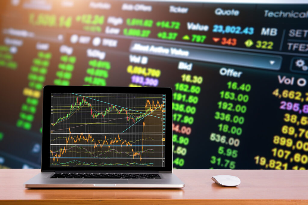 investment manager guide should you hire traders to work for you