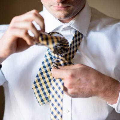 five must have fashionable accessories for men