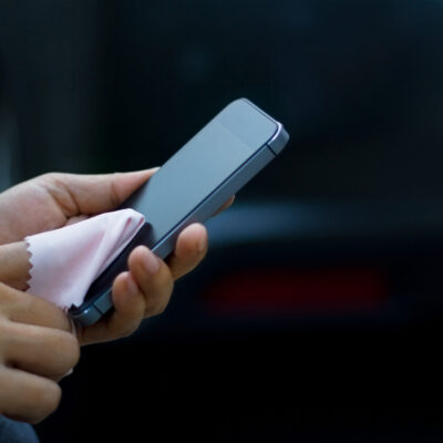 how to get air bubbles out of a screen protector