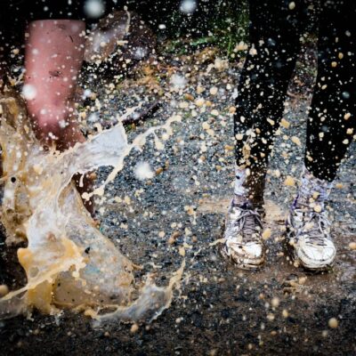 how to clean muddy sneakers
