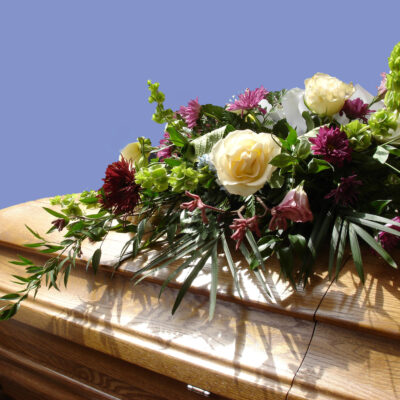 a brief guide to buying funeral flowers