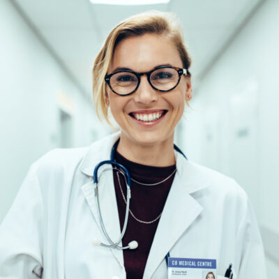 a career guide on how to become a doctor