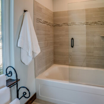 are alcove bathtubs the best choice for small bathrooms